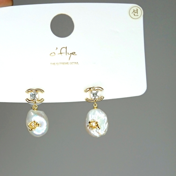 Pearl Earrings Rhinestones Rose Gold Tone - Picture 1 of 3